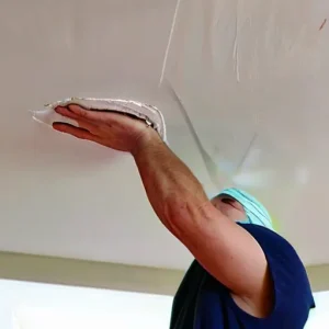 Как подойти к ремонту потолка без спорных решений